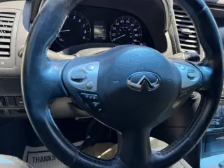2017 Infiniti QX70
