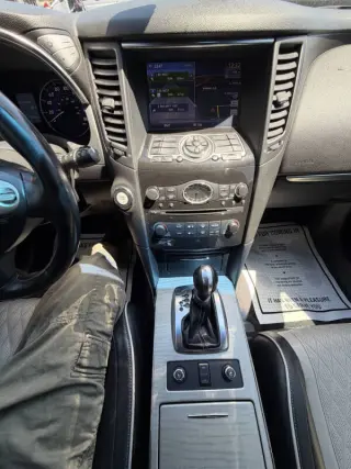 2017 Infiniti QX70