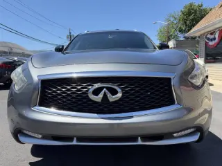 2017 Infiniti QX70