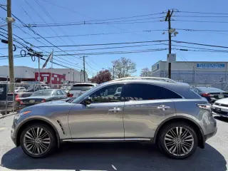2017 Infiniti QX70