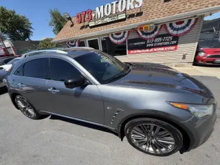 2017 Infiniti QX70