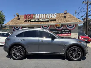 2017 Infiniti QX70