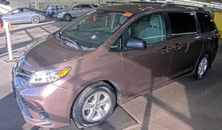 2018 Toyota Sienna LE 8-Passenger