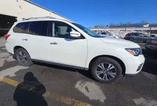 2019 Nissan Pathfinder SV