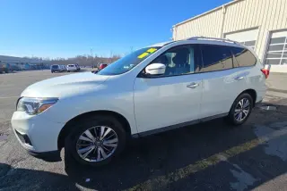 2019 Nissan Pathfinder SV