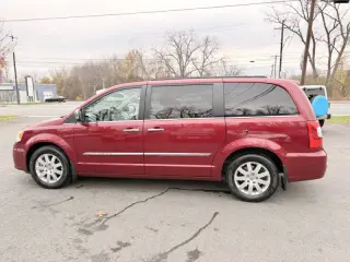 2012 Chrysler Town and Country Touring-L