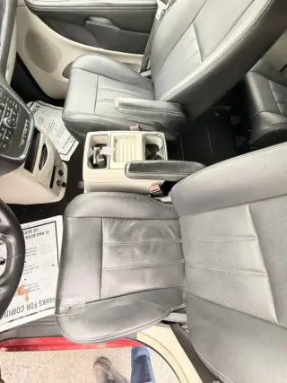 2012 Chrysler Town and Country Touring-L