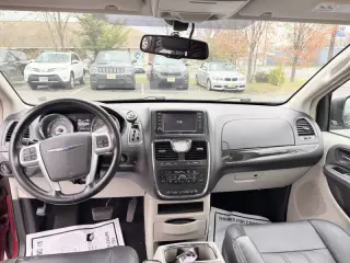 2012 Chrysler Town and Country Touring-L