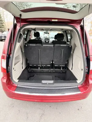 2012 Chrysler Town and Country Touring-L