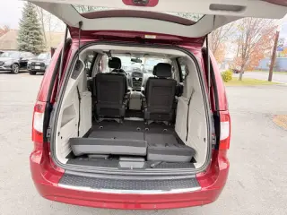 2012 Chrysler Town and Country Touring-L