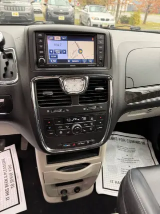 2012 Chrysler Town and Country Touring-L