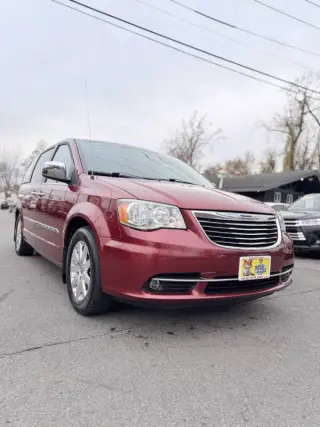2012 Chrysler Town and Country Touring-L