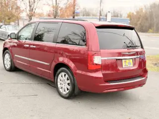 2012 Chrysler Town and Country Touring-L