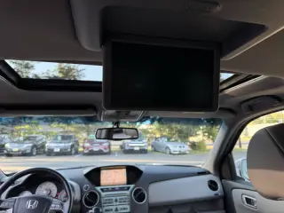 2010 Honda Pilot Touring w/Navi w/DVD