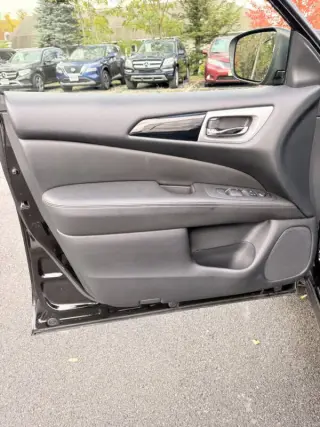 2019 Nissan Pathfinder S