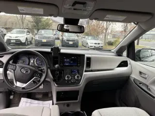 2018 Toyota Sienna LE 7-Passenger