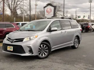 2018 Toyota Sienna LE 7-Passenger
