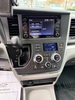 2018 Toyota Sienna LE 7-Passenger