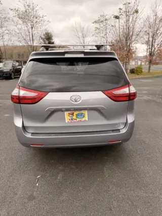 2018 Toyota Sienna LE 7-Passenger