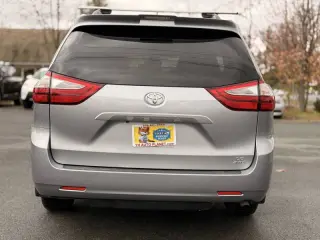 2018 Toyota Sienna LE 7-Passenger