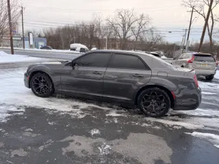 2019 Chrysler 300 Touring