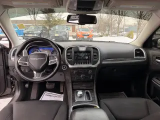 2019 Chrysler 300 Touring