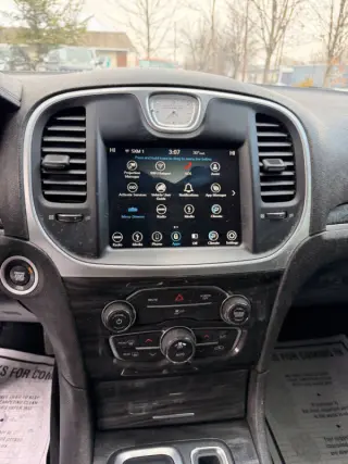 2019 Chrysler 300 Touring