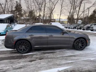 2019 Chrysler 300 Touring