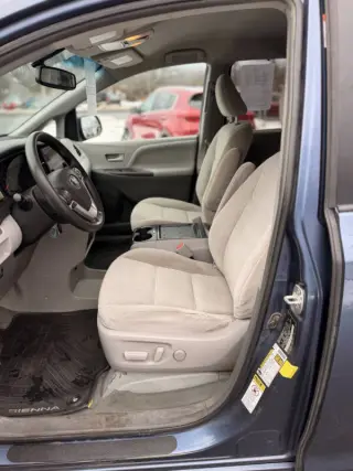 2015 Toyota Sienna LE 8-Passenger