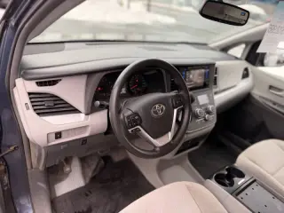 2015 Toyota Sienna LE 8-Passenger