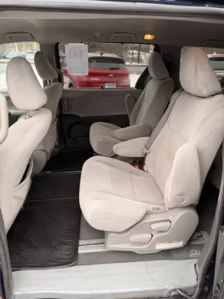 2015 Toyota Sienna LE 8-Passenger