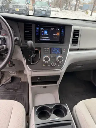 2015 Toyota Sienna LE 8-Passenger
