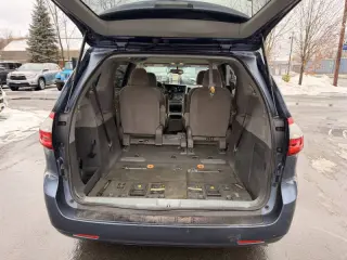 2015 Toyota Sienna LE 8-Passenger