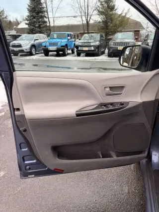2015 Toyota Sienna LE 8-Passenger