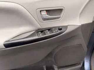 2015 Toyota Sienna LE 8-Passenger