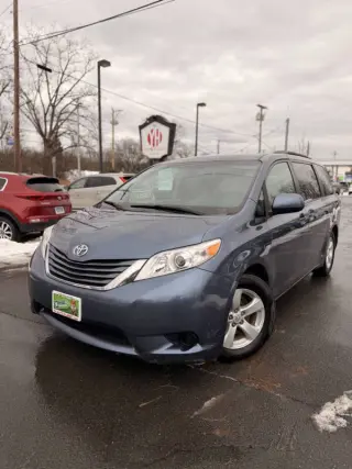 2015 Toyota Sienna LE 8-Passenger