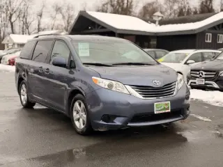 2015 Toyota Sienna LE 8-Passenger