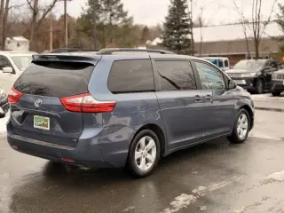 2015 Toyota Sienna LE 8-Passenger