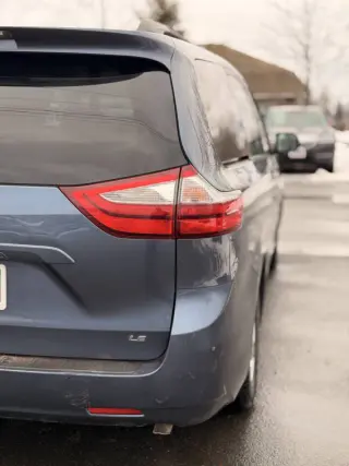 2015 Toyota Sienna LE 8-Passenger