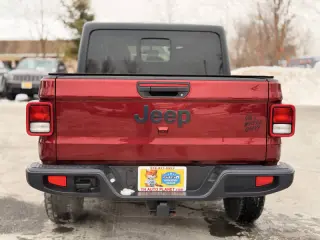 2021 Jeep Gladiator Willys Sport