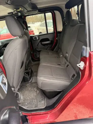 2021 Jeep Gladiator Willys Sport