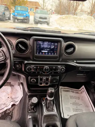 2021 Jeep Gladiator Willys Sport