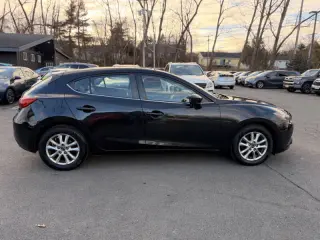 2015 Mazda MAZDA3 i Grand Touring