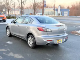 2013 Mazda MAZDA3 i Sport