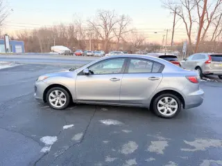2013 Mazda MAZDA3 i Sport