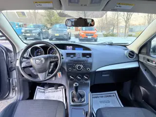 2013 Mazda MAZDA3 i Sport