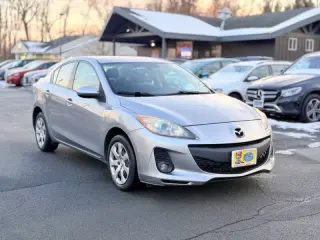 2013 Mazda MAZDA3 i Sport
