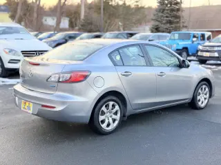2013 Mazda MAZDA3 i Sport