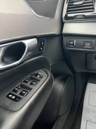 2017 Volvo XC90 T6 R-Design