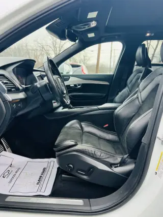 2017 Volvo XC90 T6 R-Design